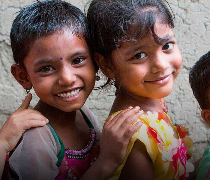 Regala UNICEF Imagen de varios niños sonrientes