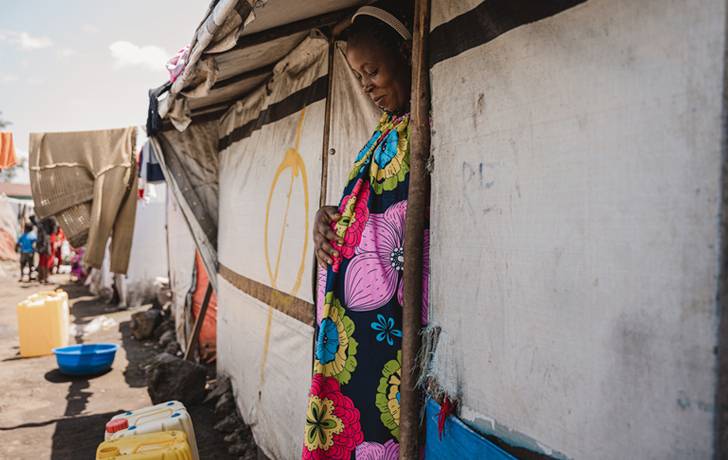 Gracias a UNICEF ahora tiene acceso a agua potable. Bernadette Sikiliza, madre de 4 niños.