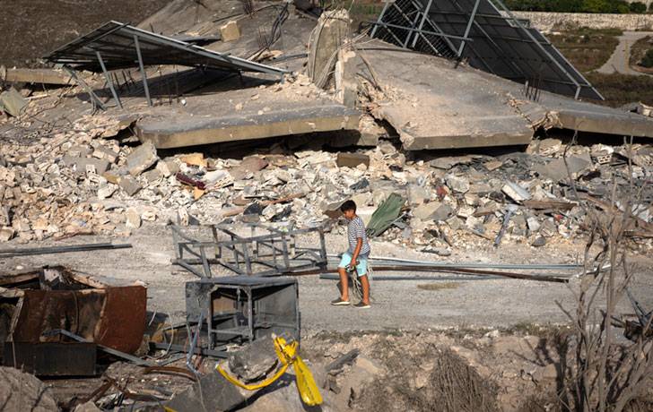 Jnata, sur del Líbano. Un niño en la zona afectada de Jnata, sur del Líbano.