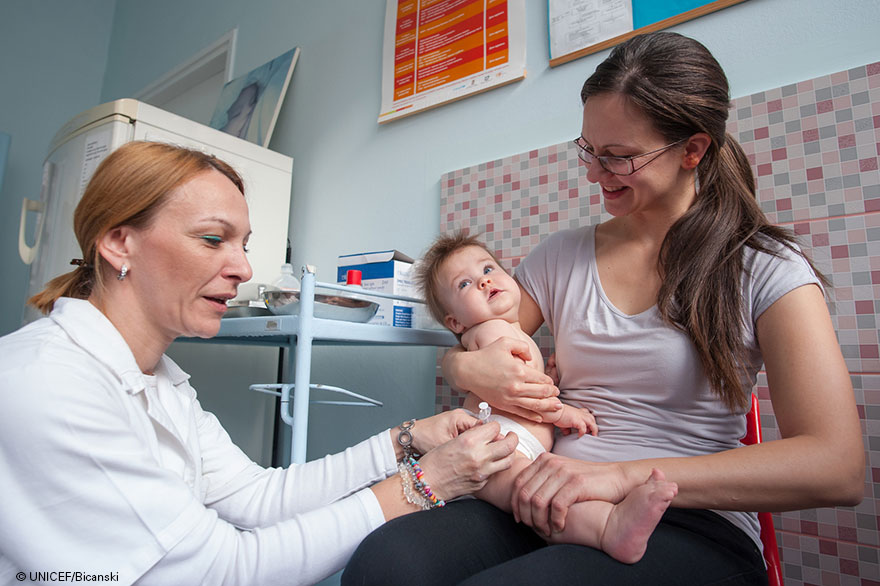 Las vacunas protegen a los niños de enfermedades