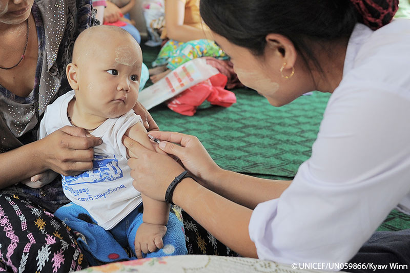 UNICEF llega a casi a la mitad de los niños del mundo con vacunas que salvan vidas